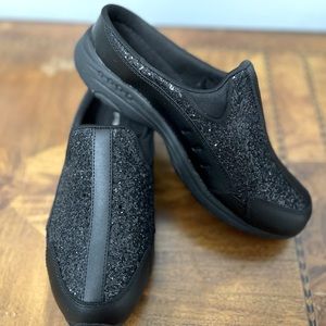 Brand New. Never worn. Black. Easy Spirit.